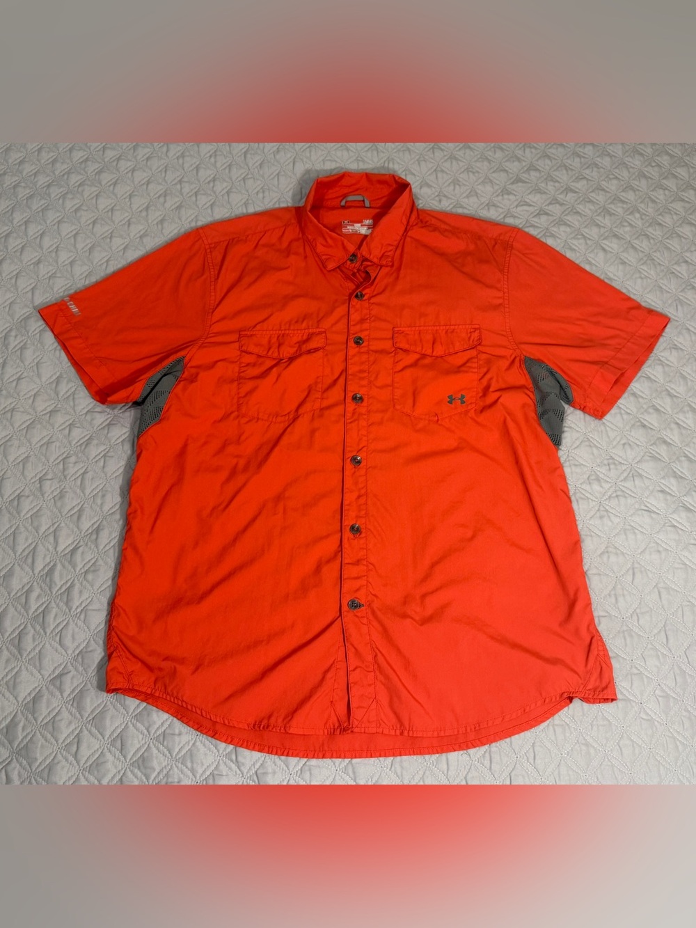 Under Armour Short Sleeve Button Down Fishing Shirt Men Large Salmon Red Vented